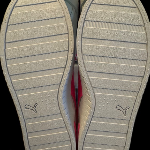 NEW WITHOUT TAGS- Puma Jada white - flue pink- SIZE 9.5 - Picture 2 of 4